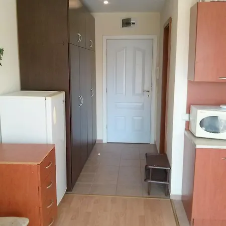 Crown Fort Studio Apartment Sweti Wlas